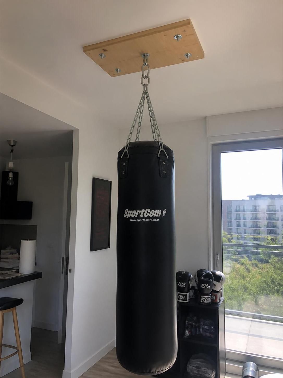 Fixer un sac de frappe au plafond en placo : la methode qui ne cede pas 2 découvrez la méthode infaillible pour fixer un sac de frappe au plafond en placo sans risque de cédure. guide pratique et conseils pour une installation solide et sécurisée.