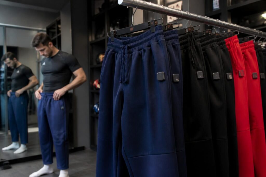 découvrez comment choisir le pantalon de boxe française parfait, alliant confort et performance, sans vous tromper de taille.