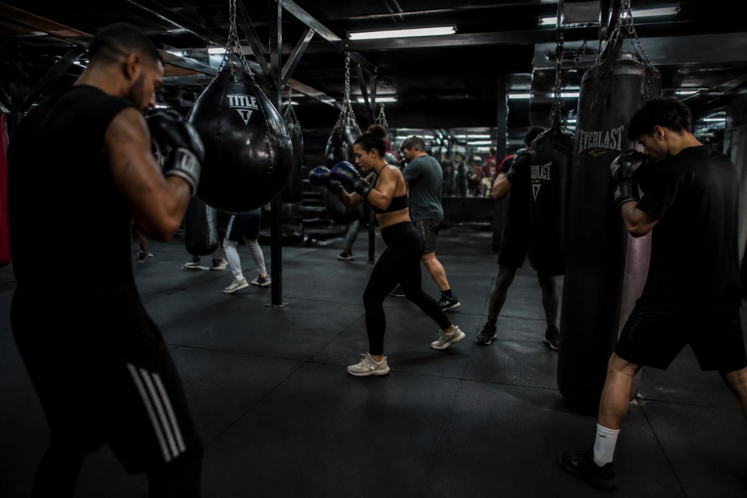 Sport et confiance en soi : pourquoi se battre rend plus fort mentalement 2 découvrez comment la pratique du sport de combat contribue à renforcer la confiance en soi et développe la force mentale à travers des défis physiques et mentaux.