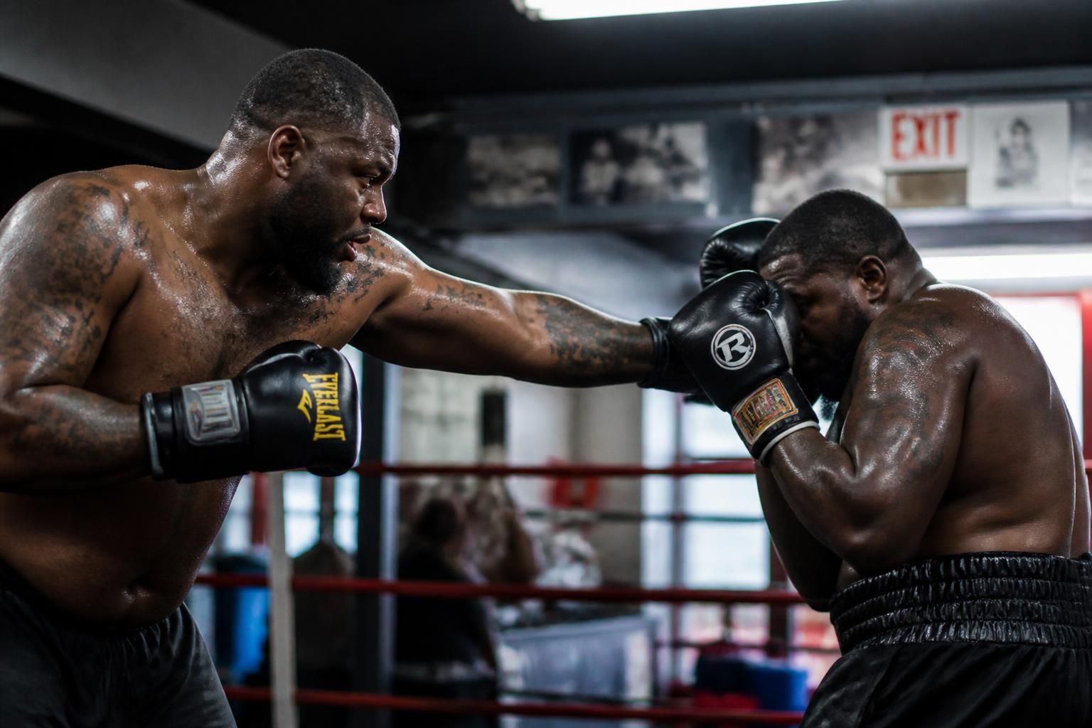 Champions du monde poids lourds : la lignee qui a marque la boxe 2 découvrez l'histoire passionnante des champions du monde poids lourds, une lignée légendaire qui a marqué à jamais le monde de la boxe.