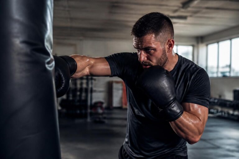découvrez combien de calories vous pouvez brûler lors d'une séance de sac de frappe et comment maximiser vos résultats pour rester en forme.