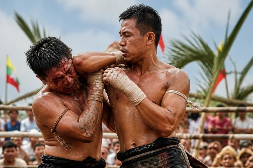 découvrez le lethwei, la boxe birmane à mains nues, reconnue comme le sport de combat le plus brutal au monde. explorez ses techniques, son histoire et sa culture unique.